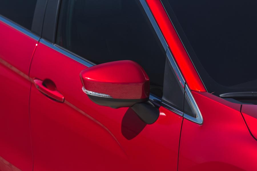 Детали экстерьера Mitsubishi Eclipse Cross 2018 года  (NA) (фото 10 из 63)